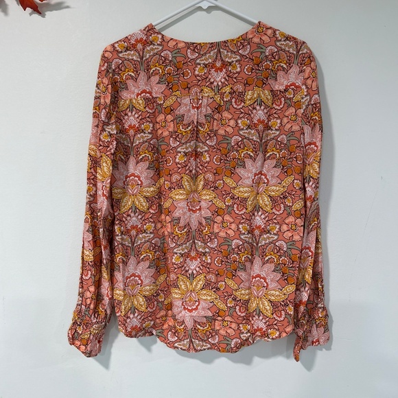 🦋Loft Floral Button Down Elastic Cuff Shirt - Picture 2 of 9